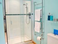 Main Bedroom En-Suite